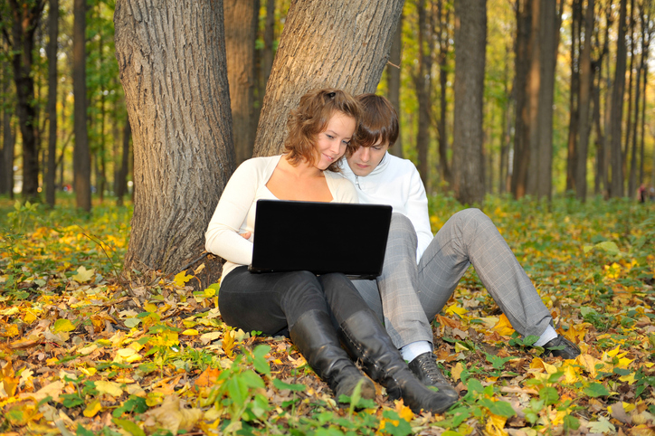 Couples counseling in the forest